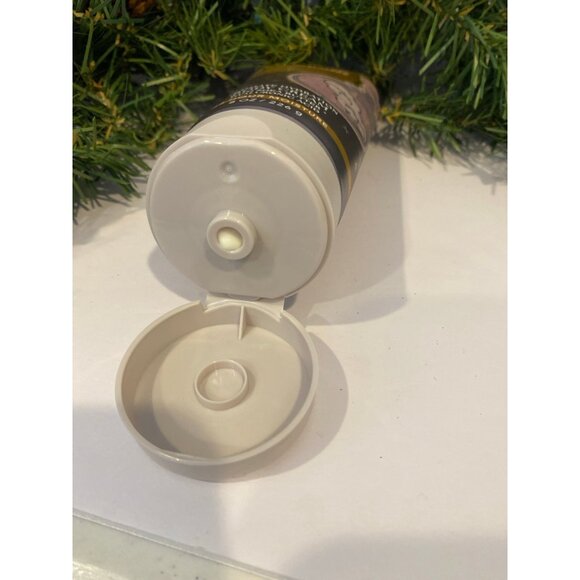 Bath & Body Works “Snowflakes & Cashmere” New 3 Pc Body Care Set - Picture 12 of 12